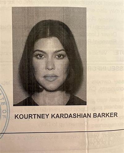 Kourtney Kardashian Adds Last Name ‘Barker’ to Her Instagram Profile