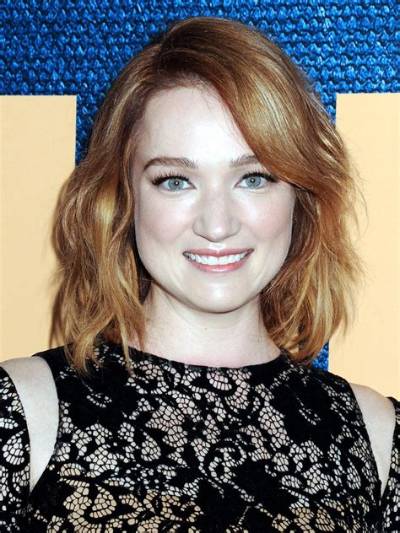 Kristen Connolly - Age, Family, Bio