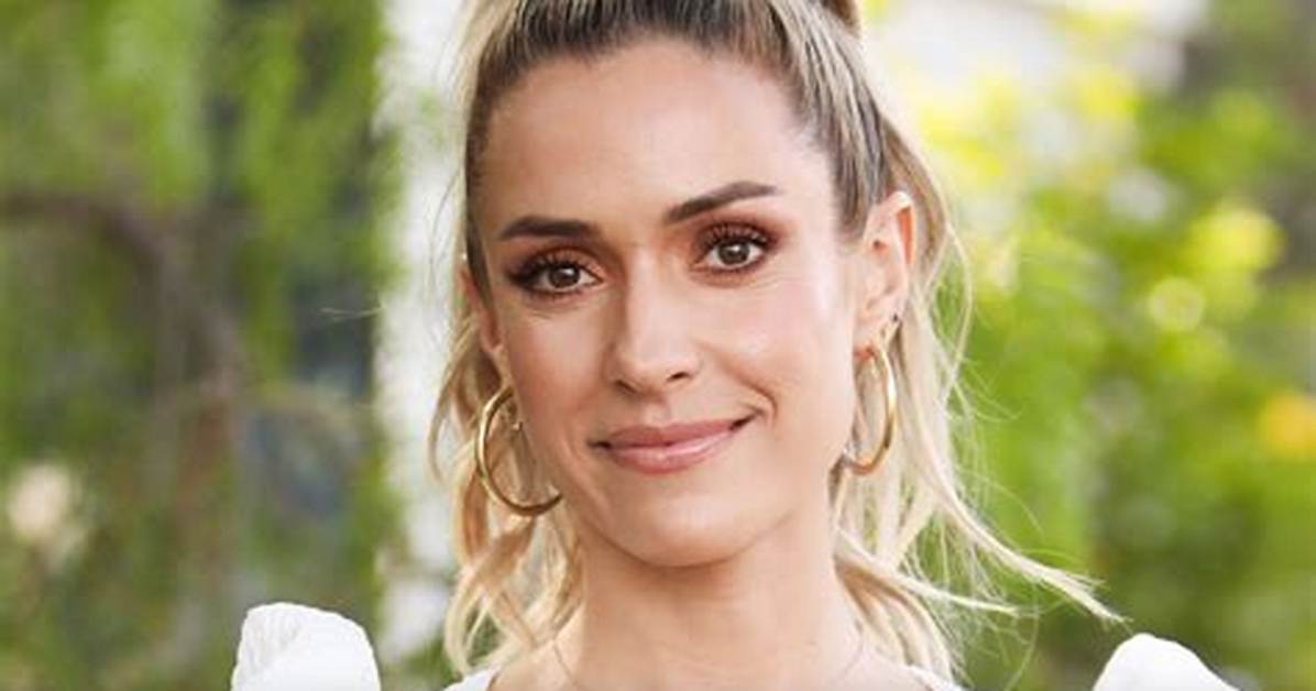Kristen Hills - Age, Family, Bio