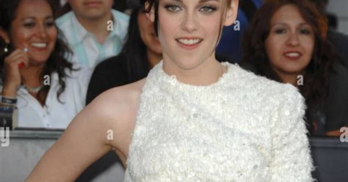 Kristen Stewart in Elie Saab at the Berlin ‘Bd 2’ Premiere: Glamorous or Showgirl-Y?