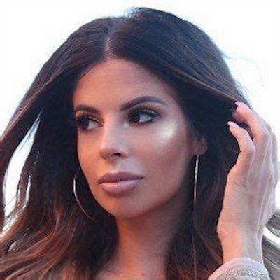 Laura Lee (Youtube Star) - Age, Family, Bio
