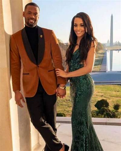 Lawrence Jones Is Not Married to a Wife. Dating Girlfriend: Sydney.