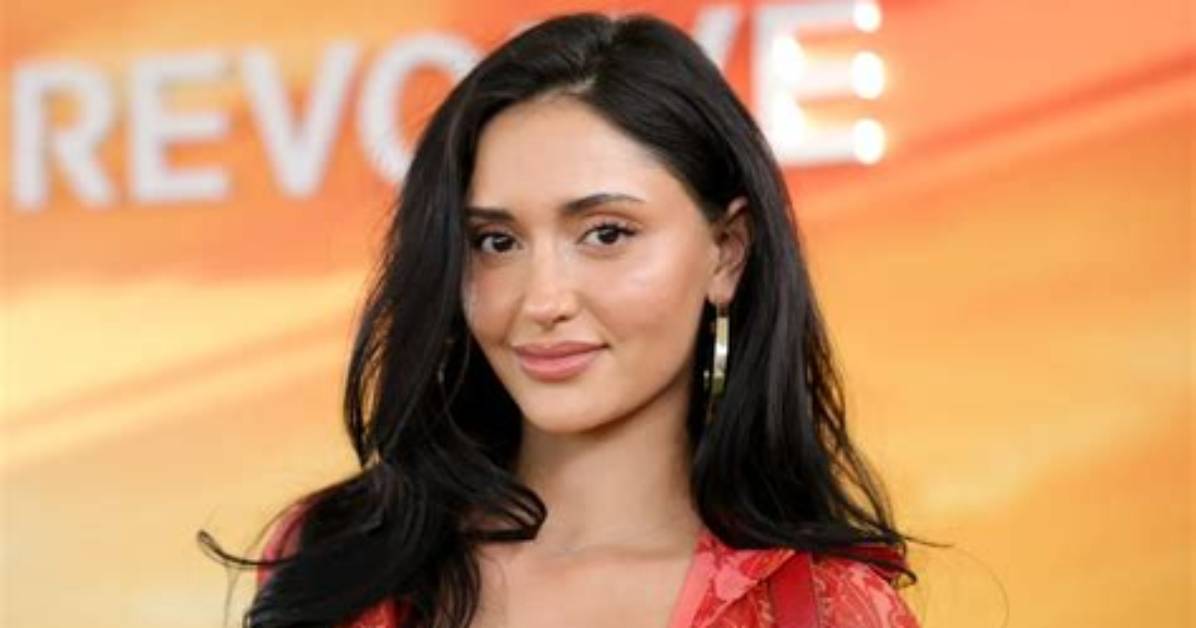 Leah Costa - Age, Family, Bio