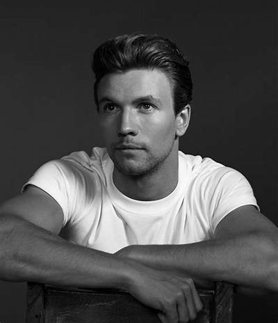 Leo Suter and Brother Gregory Suter Grew up Between Strong Parents