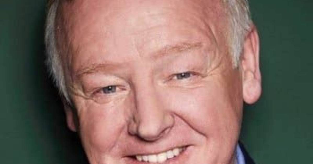 Les Dennis Bio (Wiki)