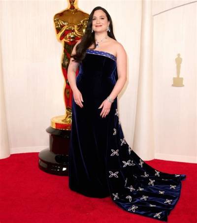 Lily Gladstone Wore a Custom Velvet Gucci Gown to the Oscars: Stunning?
