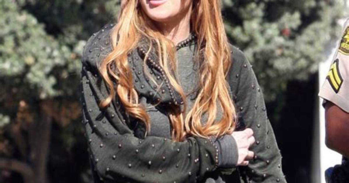 Lindsay Lohan Tries to Go Back to a Healthy Ginger Shade, Still Looks Like a Junkie