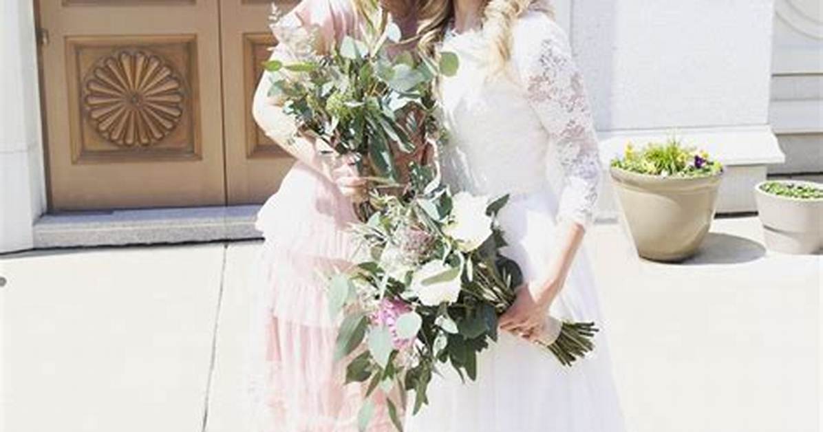 Lindsey Stirling Husband – Is She Married in 2023? Family Age and Instagram