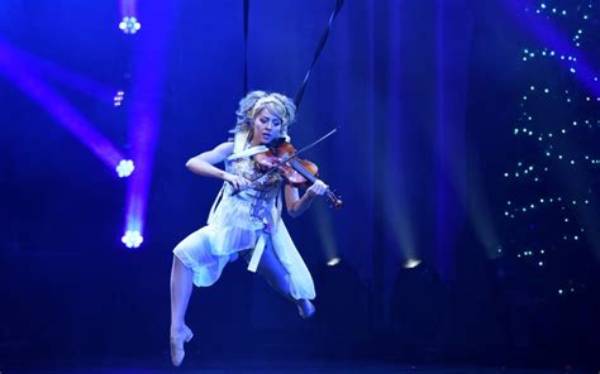 Lindsey Stirling Net Worth - Wiki, Age, Weight and Height, Relationships, Family, and More