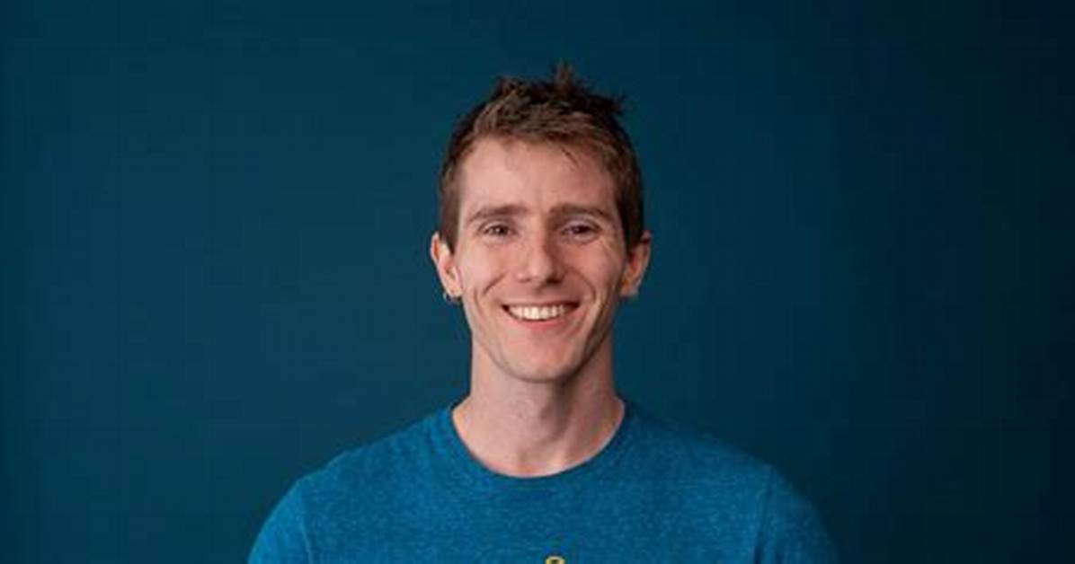 Linus Sebastian Height, Weight, Net Worth, Age, Birthday, Wikipedia, Who, Nationality, Biography