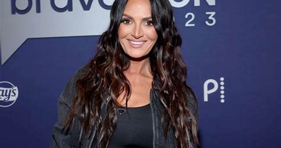 Lisa Barlow - Age, Family, Bio