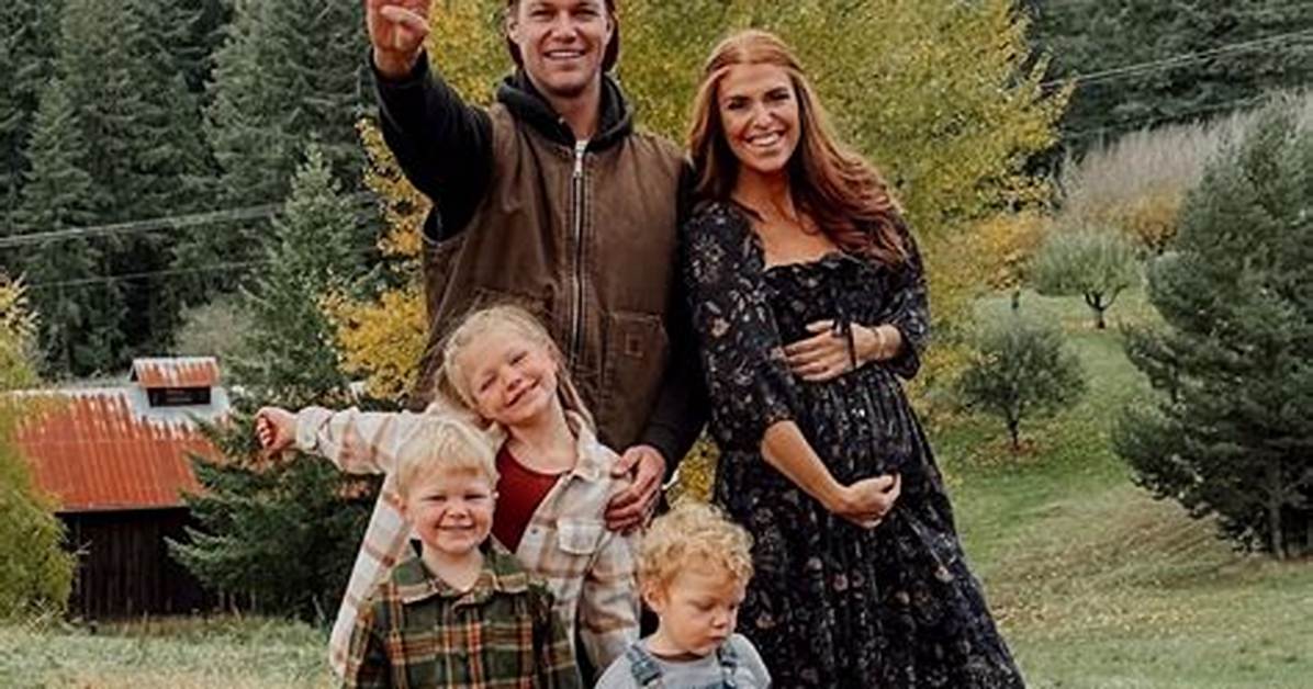 Little People Stars, Audrey Roloff and Jeremy Roloff’s Daughter’s First Photo Revealed Here! Husband and Wife Are Super Happy!