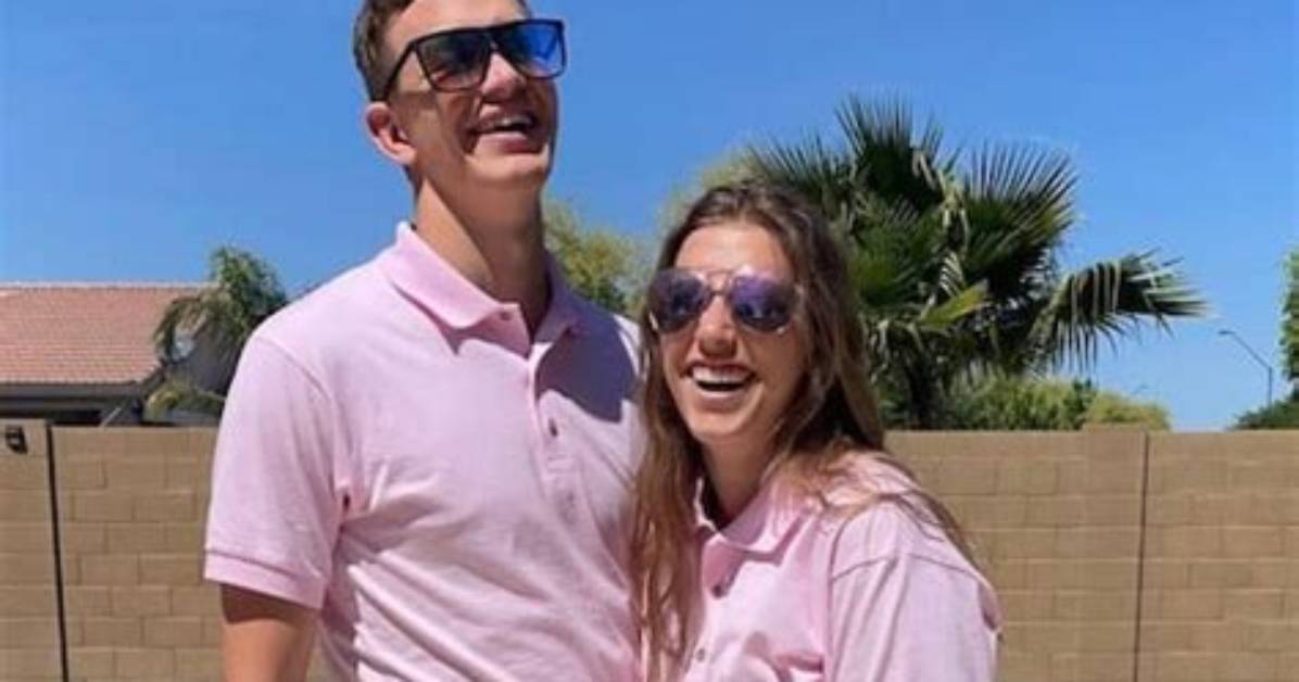 Liz Keenoandliz - Trivia, Family, Bio