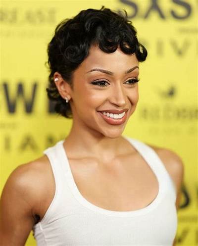 Liza Koshy - Age, Family, Bio