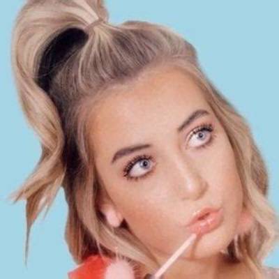 Logan Alexandra - Age, Family, Bio