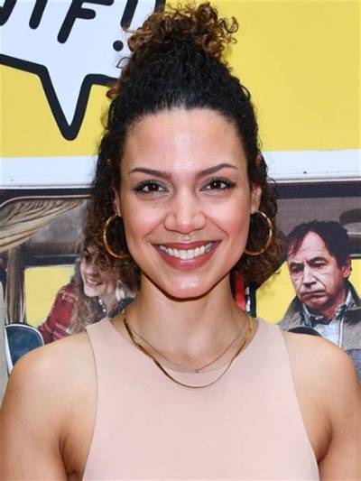Louiemills Height, Weight, Net Worth, Age, Birthday, Wikipedia, Who, Nationality, Biography