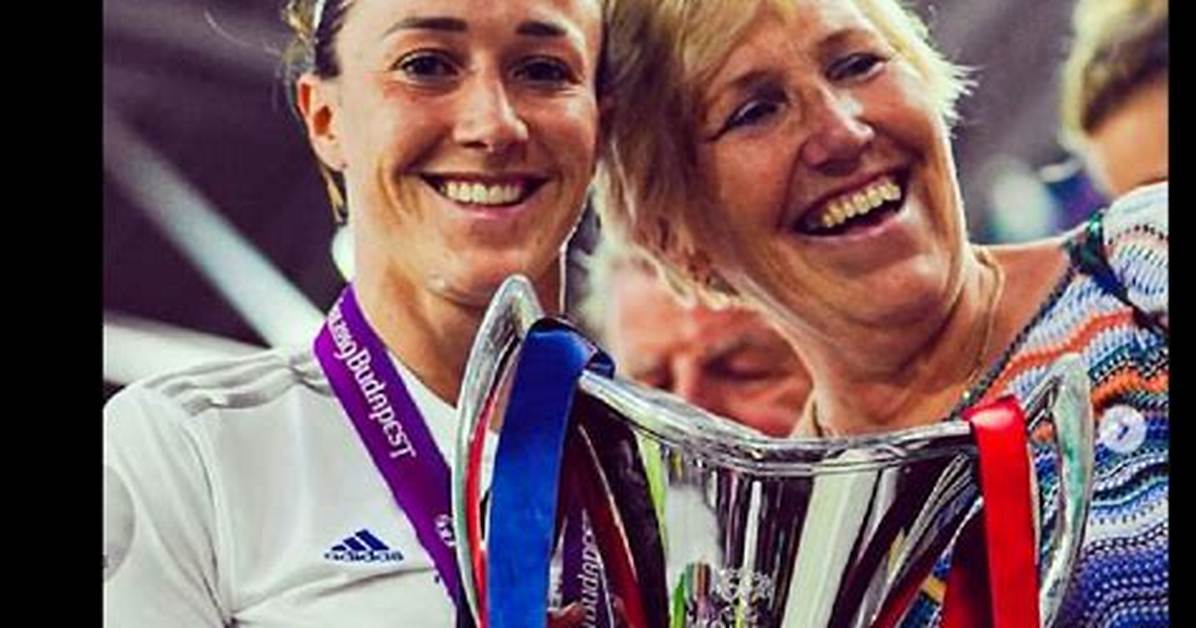 Lucy Bronze Parents Joaquim and Diane | Siblings and Family Tree