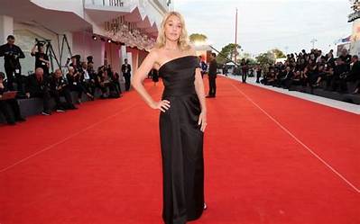 Ludivine Sagnier Height, Weight, Net Worth, Age, Birthday, Wikipedia, Who, Nationality, Biography