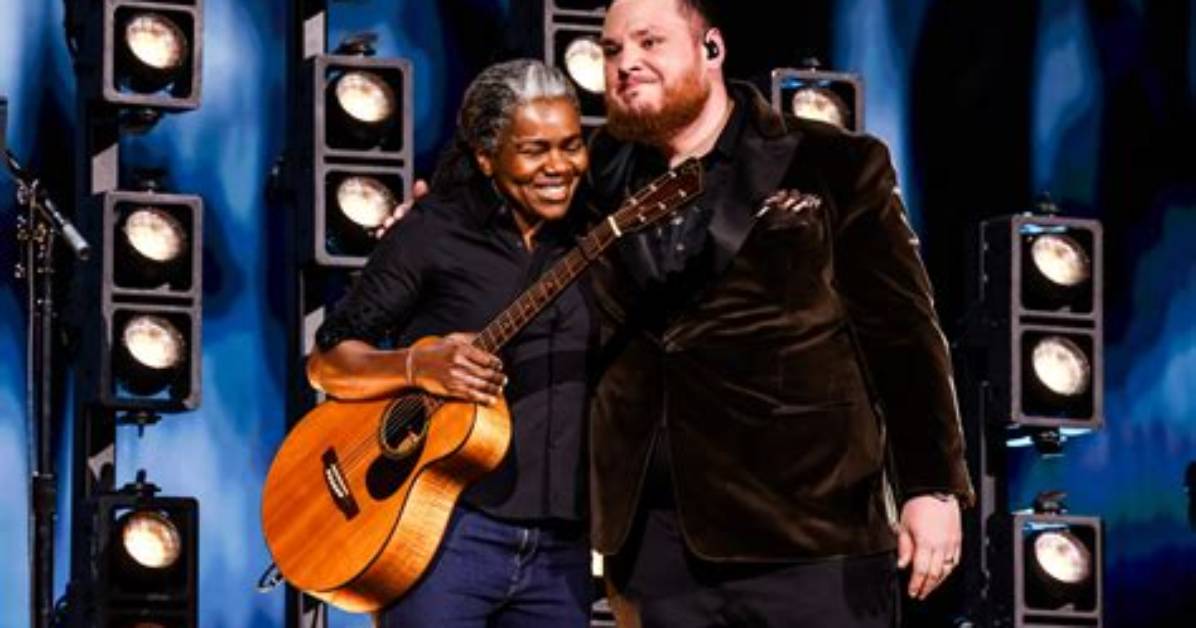 Luke Combs Thanks Tracy Chapman: I Had the ‘Best Seat in the House’