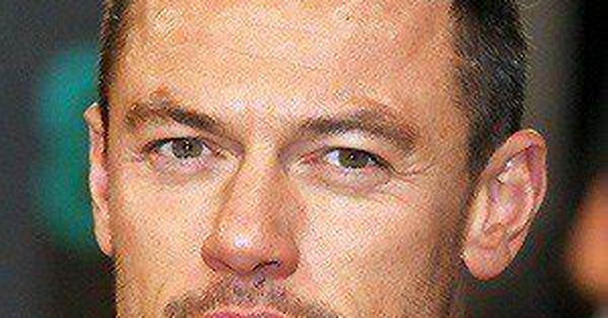 Luke Evans - Age, Family, Bio