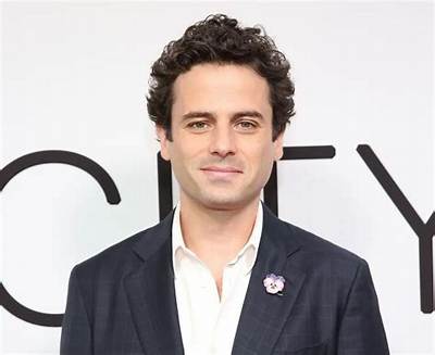 Luke Kirby Bio (Wiki)