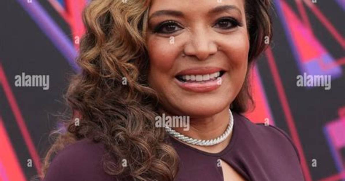 Luna Lauren Velez Bio (Wiki)
