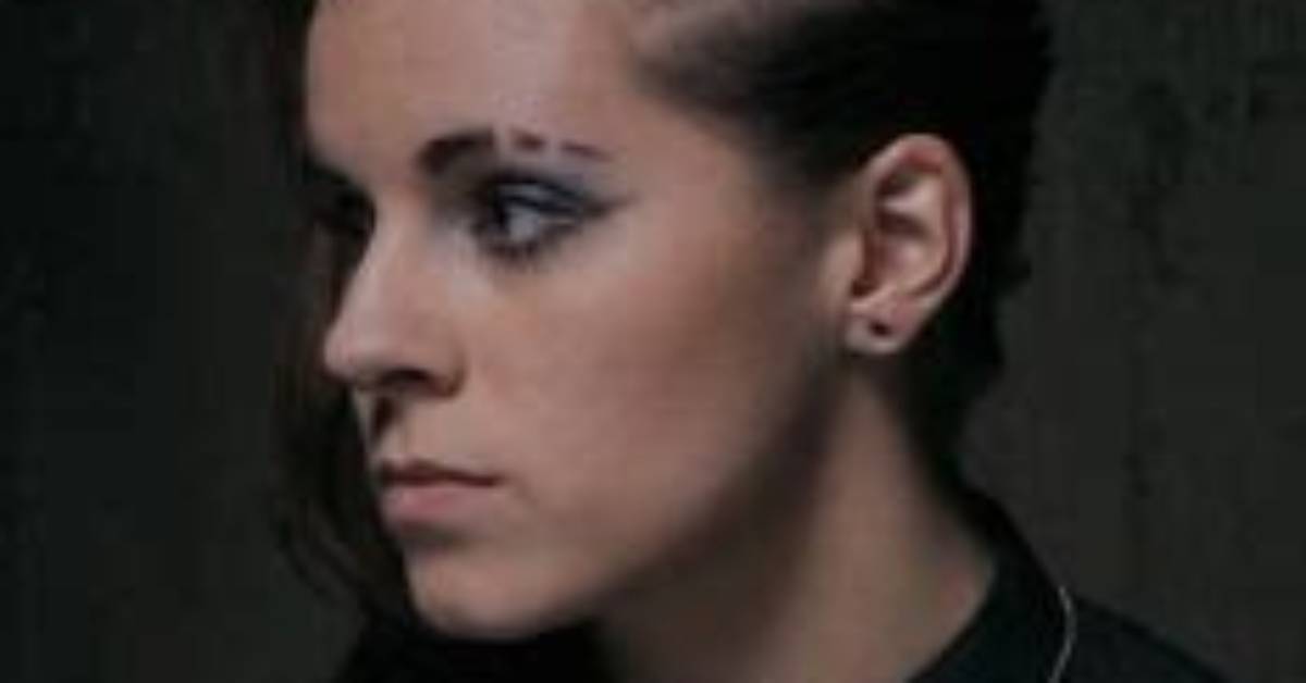 Lyndsey Gunnulfsen Bio (Wiki)