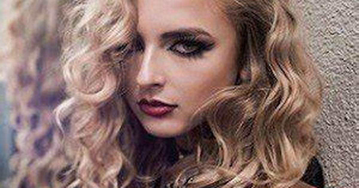 Mackenzie Nicole - Age, Family, Bio