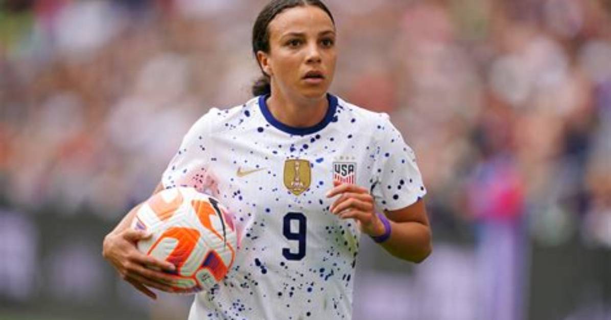 Mallory Swanson Pugh Injury Updates: Uswnt Star Suffers a Knee Blow Against Ireland, Carted off the Field