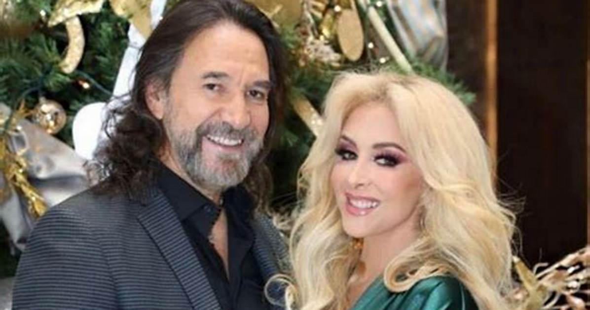 Marco Antonio Solis Is Married to Wife: Cristian Solis. 4 Kids.