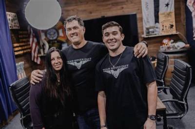 Marcus Luttrell - Age, Family, Bio