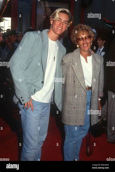 Mark-Paul Gosselaar Fired His Own Mom as His Manager! Seems Like Mom Does Not Know Best After All!
