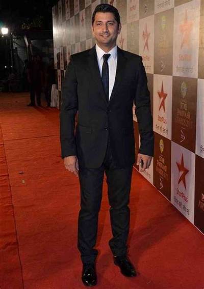 Marzi Pestonji Height, Weight, Net Worth, Age, Birthday, Wikipedia, Who, Instagram, Biography