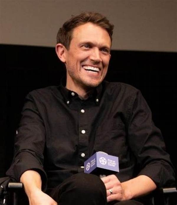 Matt Bettinelli-Olpin Bio (Wiki)