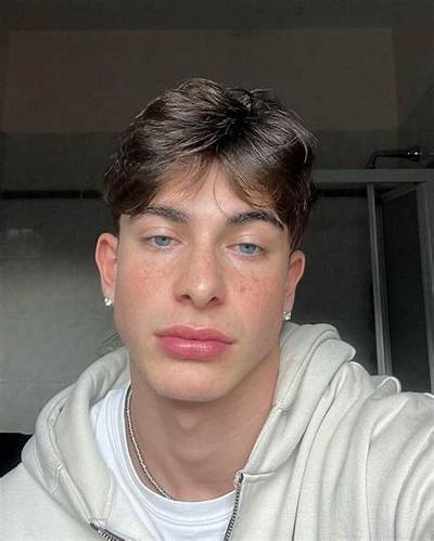 Matteo Robert - Age, Family, Bio