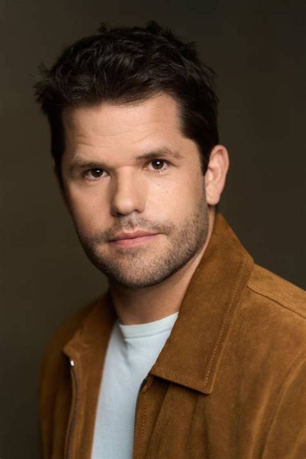 Max Carver Bio (Wiki)