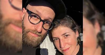 Mayim Bialik’s Boyfriend of Five Year's Broke up with Her Before the Holidays