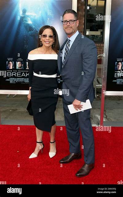 Meet Roxann Dawson Wife of Eric Dawson