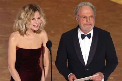 Meg Ryan Appears on Stage at the Tony Awards: She Looks Different, Right?