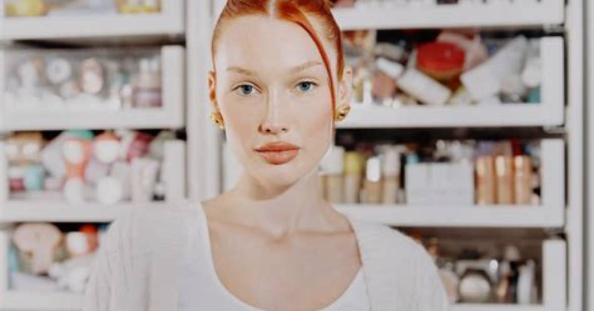 Meredith Duxbury Bio (Wiki)