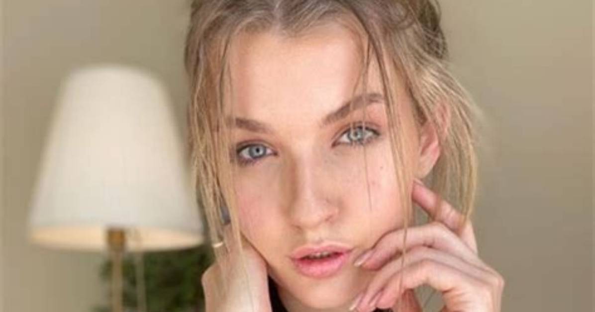 Mia Melano - Age, Family, Bio