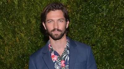 Michiel Huisman - Age, Family, Bio