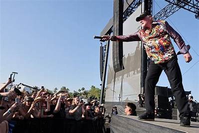Mike Love - Age, Family, Bio