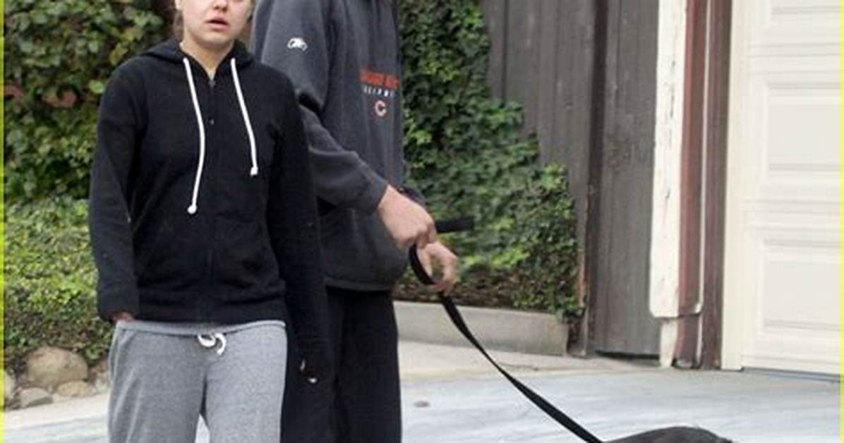 Mila Kunis & Ashton Kutcher Will Walk Their Dogs Together, but Not a Red Carpet
