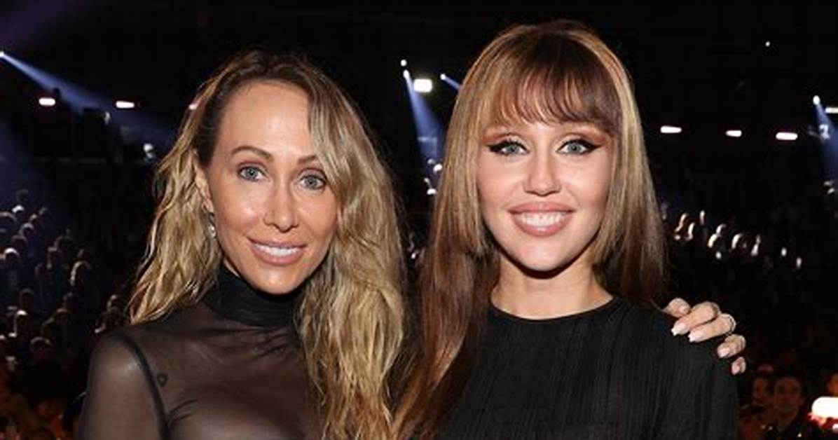 Miley Cyrus & Her Mom Do a Photo Op After the Mullet’s Gq Interview