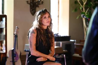 Miley Cyrus: ‘I Am Becoming My Mother in a Very Sweet and Scary Way’