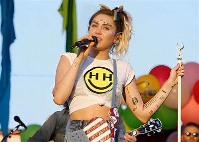 Miley Cyrus: Touring Isn’t Healthy for Me ‘It Erases My Humanity and My Connection’