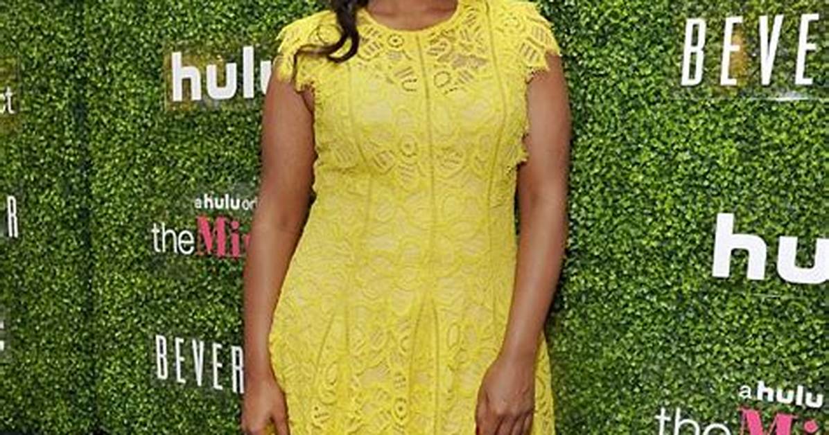 Mindy Kaling ‘Is Not Telling Anyone, Not Even Close Friends, Who the Father Is’