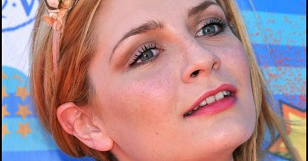 Mischa Barton Is Really, Really Broke