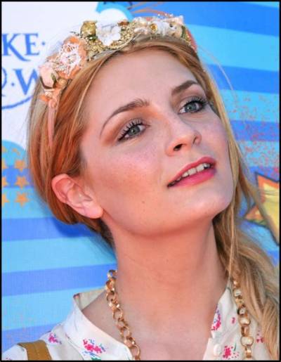 Mischa Barton Is Really, Really Broke